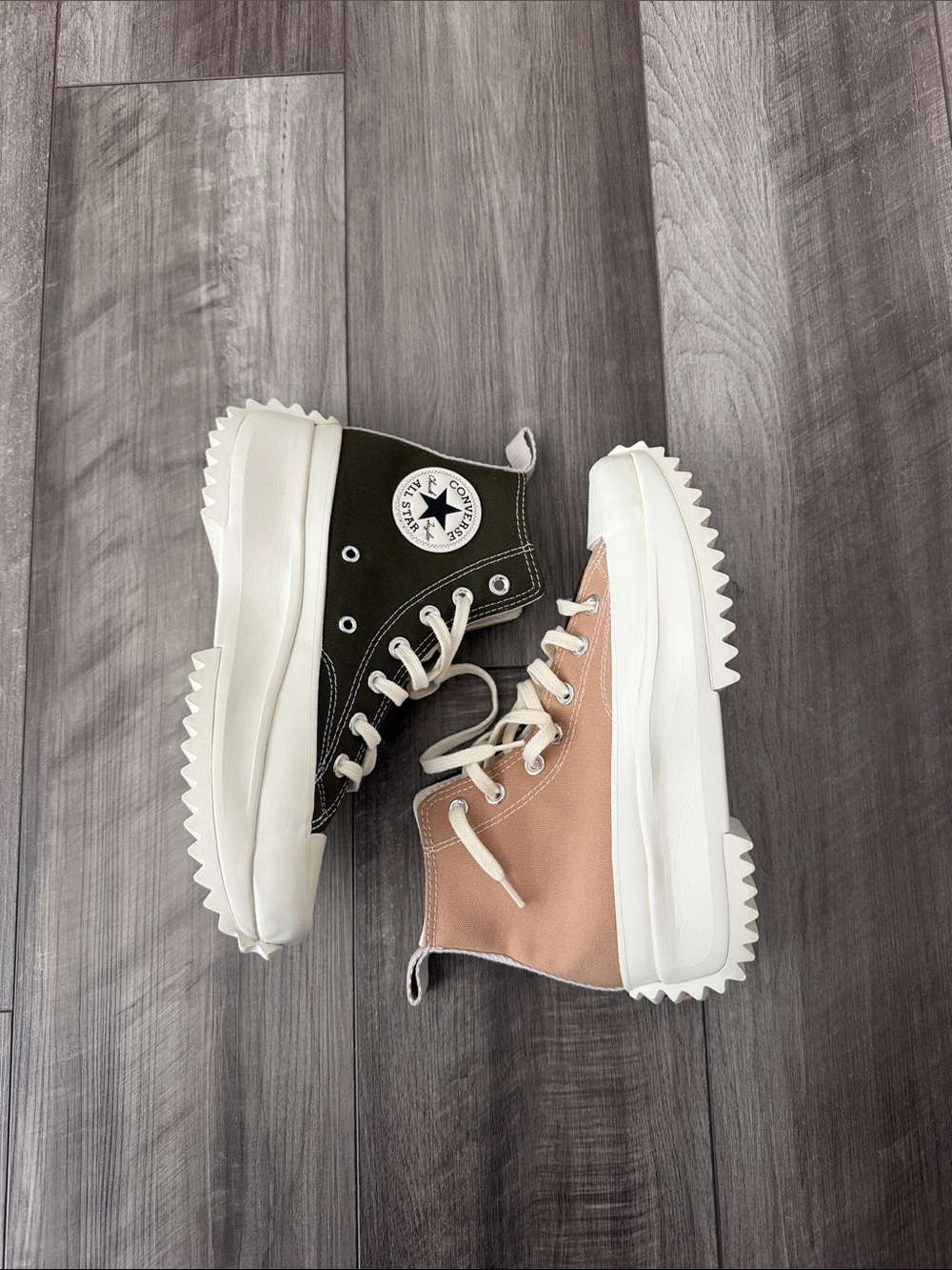 Converse Run Star Hike Platform High-Top Sneakers | Chunky Sole | US 7.5